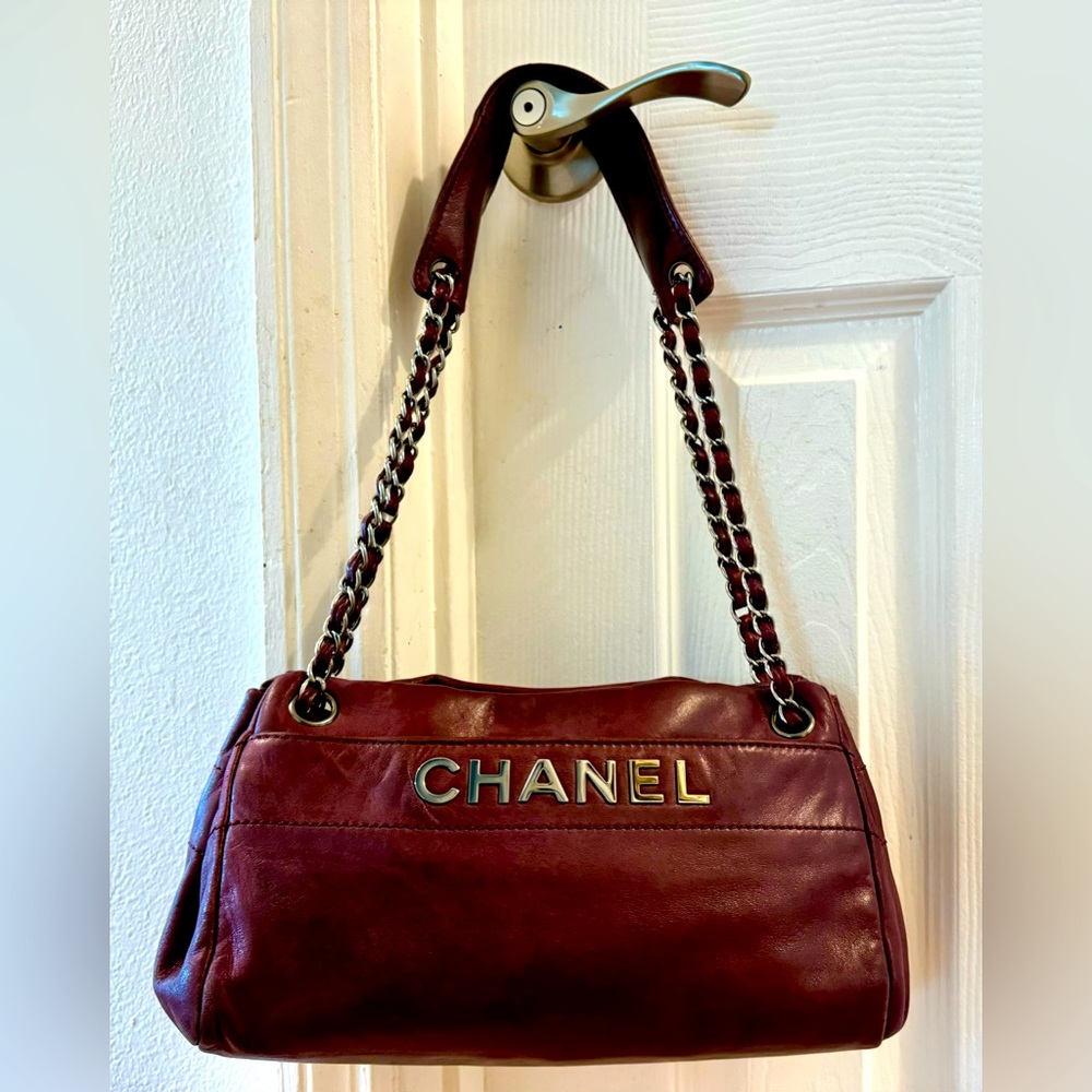 Chanel vintage LAX lambskin accordion shoulder bag with silver hardware.
